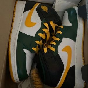 Air Jordan 1 Mid Size 5.5Y